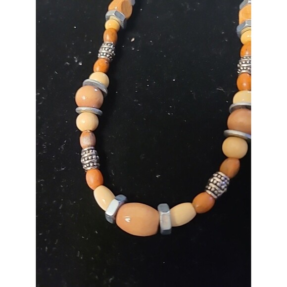 3 Vintage WOMEN'S Southwest Tribal Silvertone/cork/ wood/ Bolts 16 in Necklaces - Picture 6 of 13